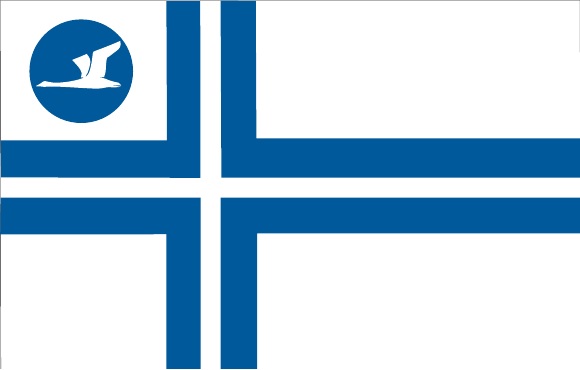 Puulan Veneseura ry lippu - Suomen lippu valkoisella salkoon päin lentävällä joutsenella