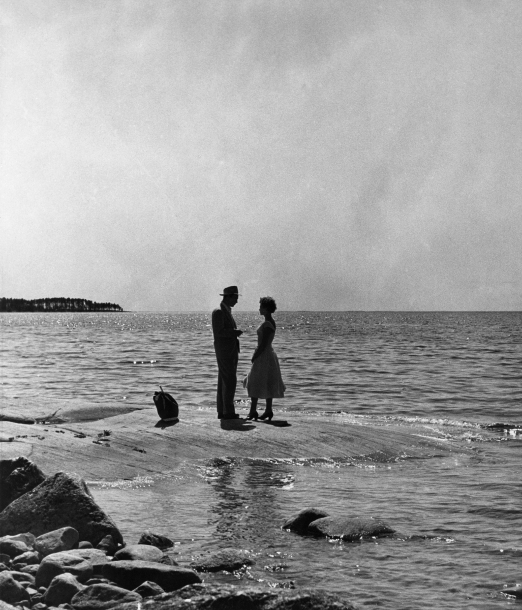 Sininen viikko (Matti Oravisto ja Gunvor Sandkvist) (c) KAVI / Elonet